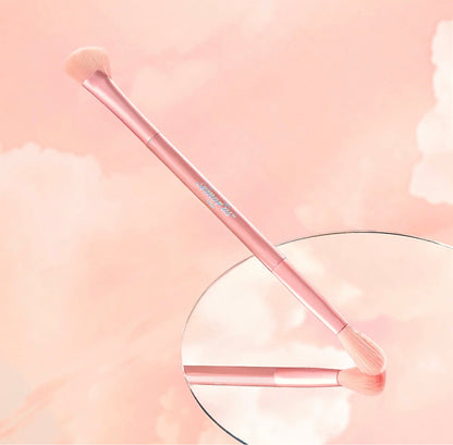 Amor Us Cloud Blur Concealer Brush – Brocha 2 en 1 para Corrector